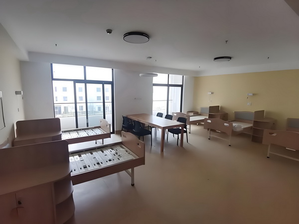 深圳小学入学条件_专访导演饶晓志：对《万里归途》满意和骄傲 晓志对万里但生做不好意并